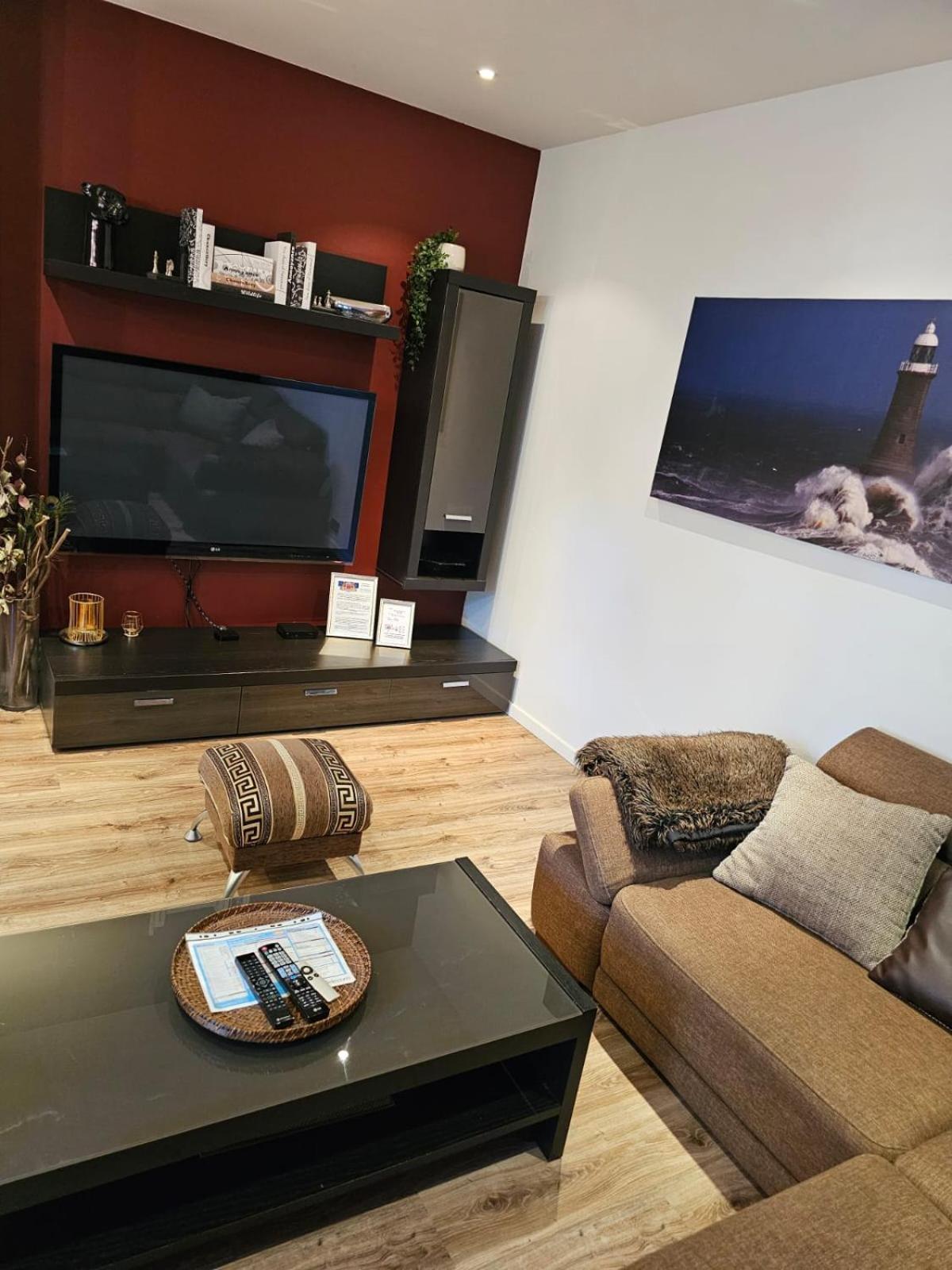 Modern 2 Bedroom Apartment In The City Centre Riga Exteriör bild
