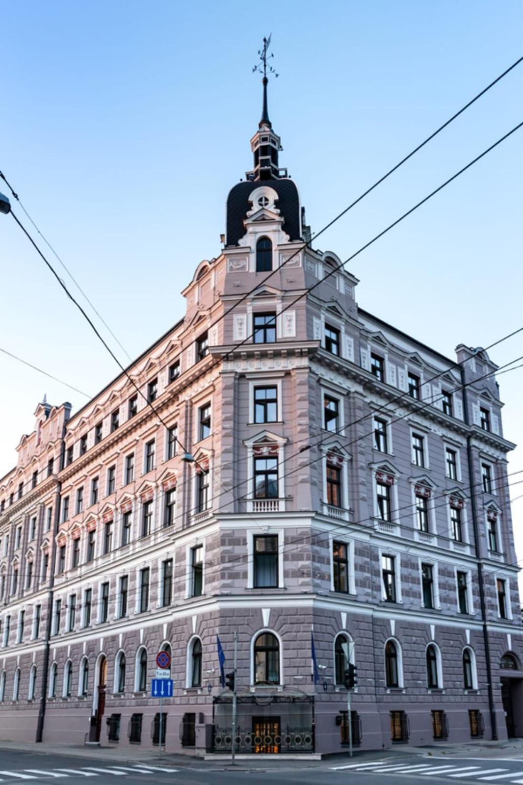 Modern 2 Bedroom Apartment In The City Centre Riga Exteriör bild