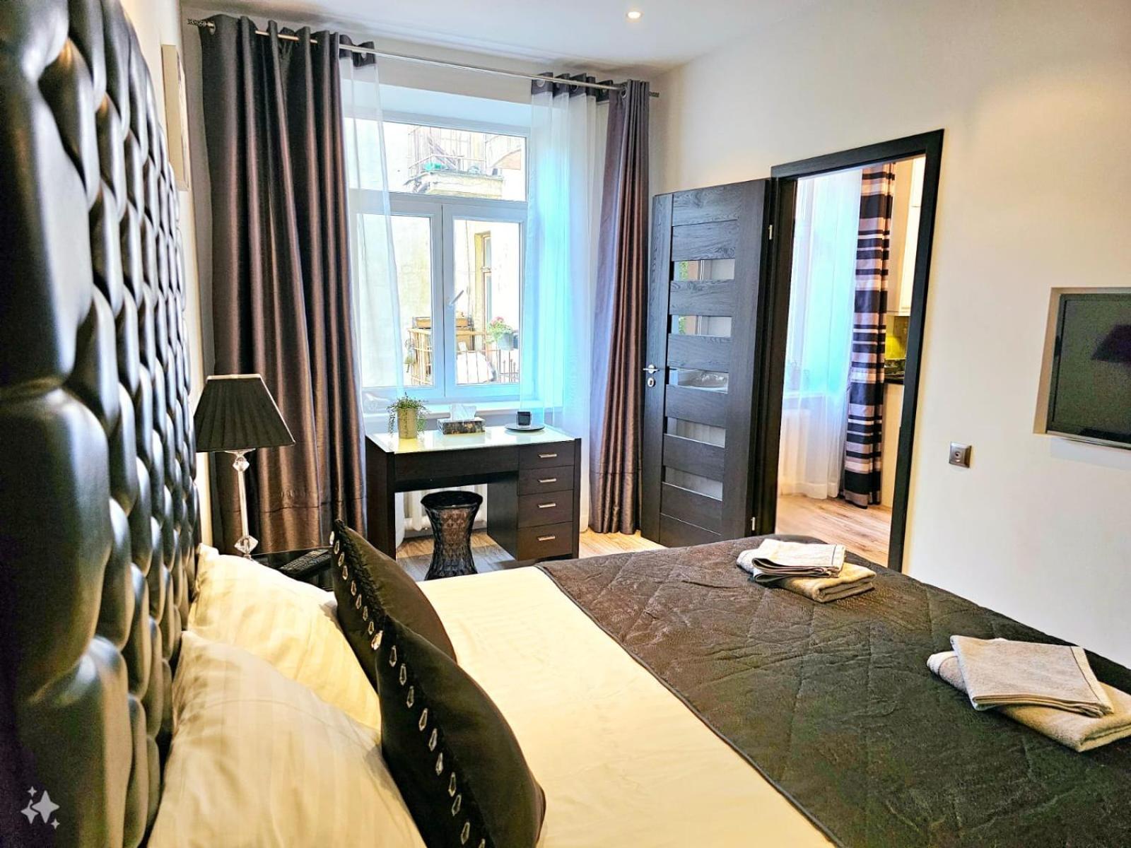 Modern 2 Bedroom Apartment In The City Centre Riga Exteriör bild