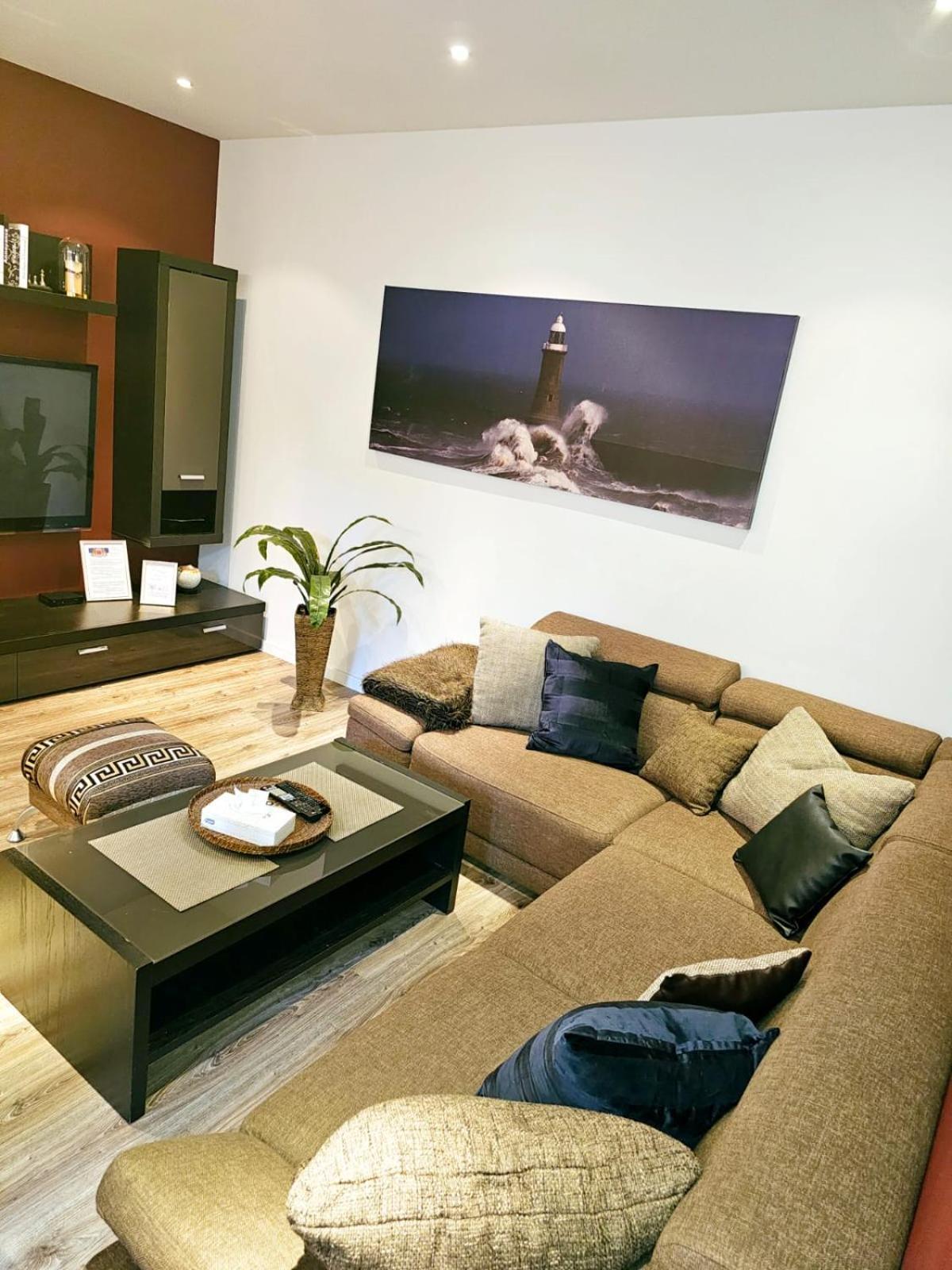 Modern 2 Bedroom Apartment In The City Centre Riga Exteriör bild
